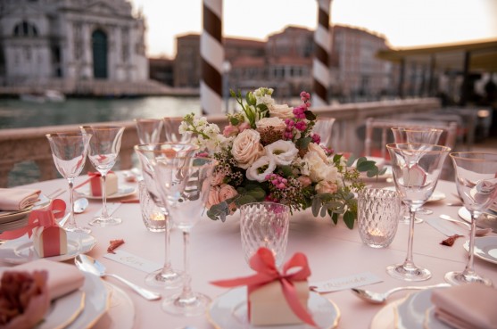 Allestimenti floreali: i nostri consigli per costruire ambientazioni da sogno per il giorno delle nozze