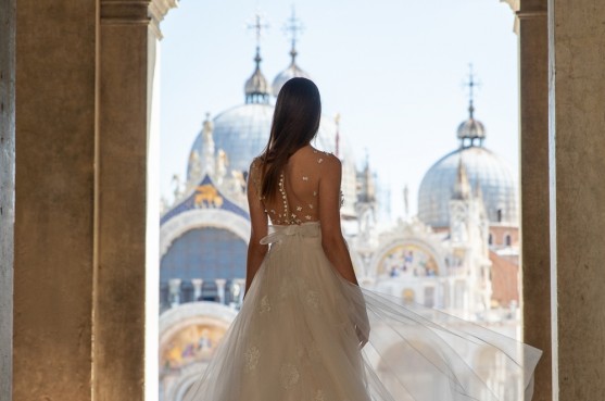 Choosing your dream wedding dress